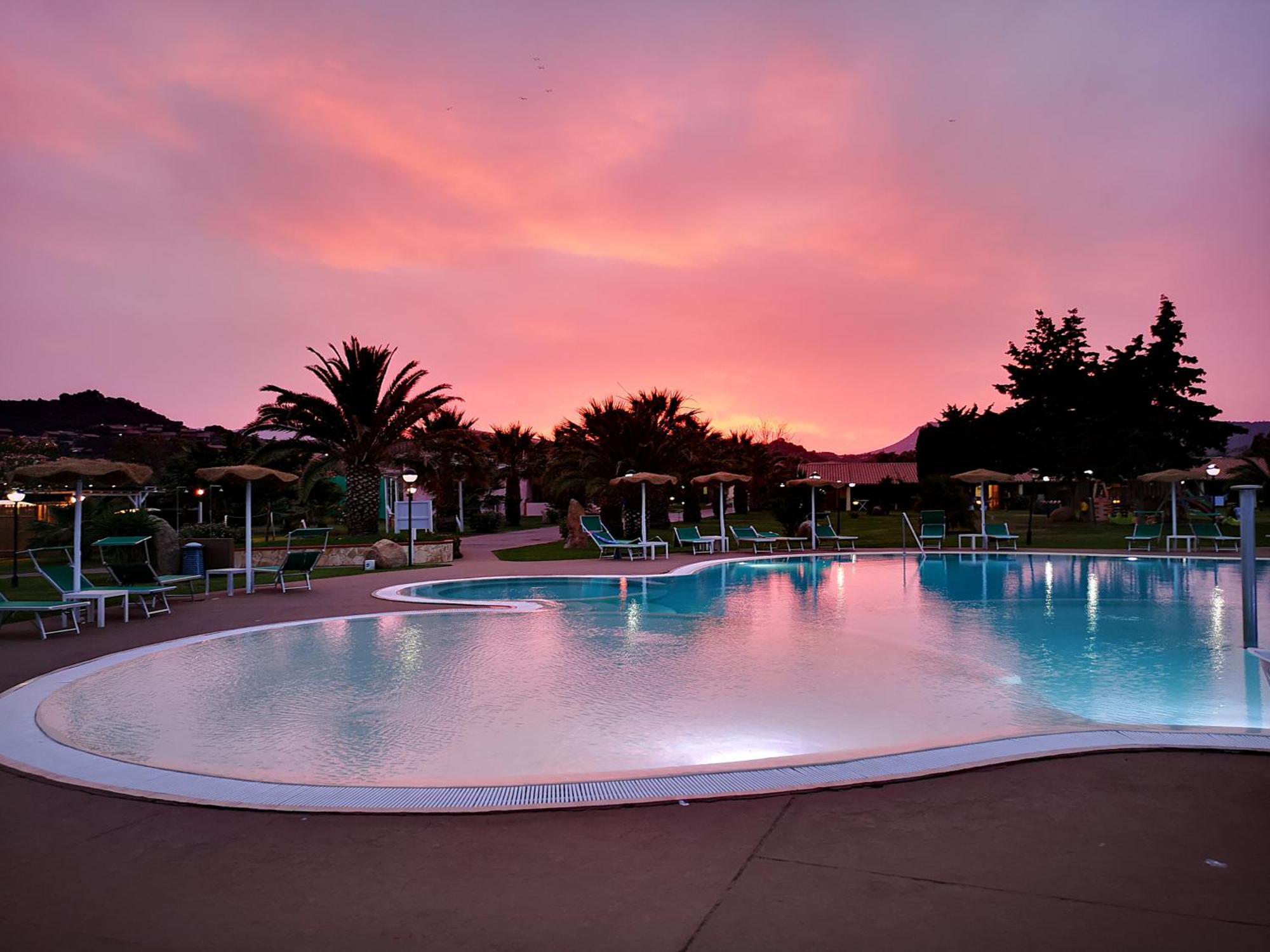 Rey Beach Club Monte Nai Exterior photo